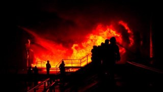 Рятувальники загасили пожежу на території промпідприємства у Львові