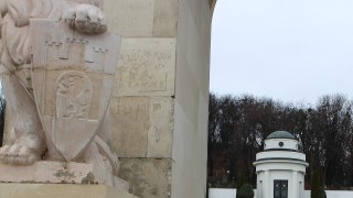 Цвинтар орлят у Львові отримав левів (оновлено)