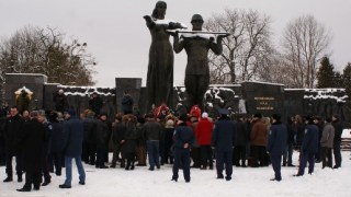 Львівська міськрада спробує перенести Монумент Слави