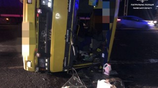 Близько 30 осіб постраждало в ДТП біля Гамаліївки за участю автобуса