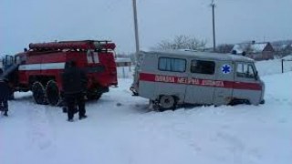 В Перемишлянському районі рятувальник врятував від смерті замерзлого чоловіка