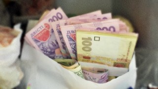 З 2018 року мінімальна зарплата зросте на 500 гривень