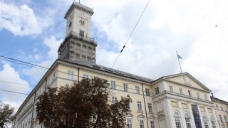 У Львові правоохоронці шукають вибухівку у будівлі ратуші