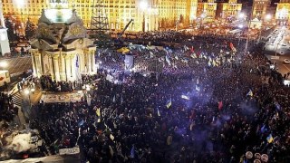 Понад 40 тисяч людей мітингувало вчора на Євромайдані, ? міліція