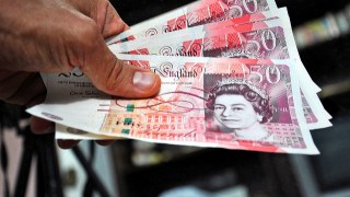 Британська валюта продовжує падати