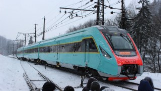 Укрзалізниця заявила про затримку поїздів на кордоні з Польщею