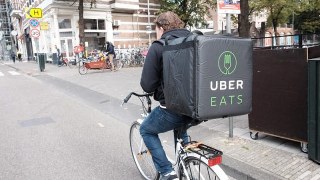 У Львові планують запустити сервіс доставки їжі Uber Eats