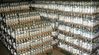 У Львові з незаконного обігу вилучили майже 100 тис пляшок фасльсифікату