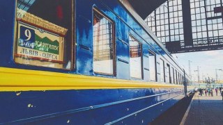 Укрзалізниця призначила на 8 березня додаткові потяги зі Львова