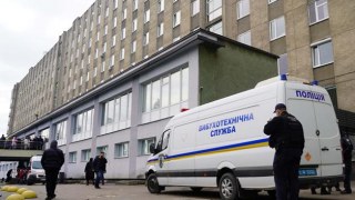 Медиків і пацієнтів лікарні швидкої допомоги Львова евакуювали через повідомлення про замінування