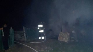 На Радехівщині пожежа вщент знищила будівлю з сіном