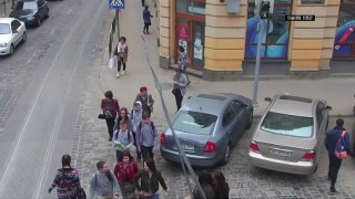 Вчора у Львові зафіксовано більше 30 порушень порушень ПДР через неналежне паркування