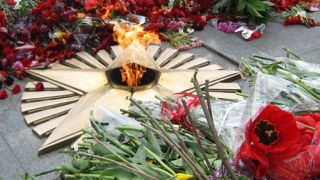 Влада Львівщини поклала квіти на Пагорбі слави