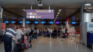 Аеропорт Львова закрили для туристів