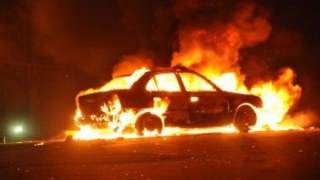 У Львові на вулиці Стрийській вщент згоріла автівка