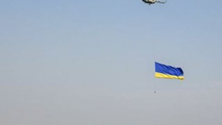 Сьогодні прапор рекордних розмірів замайорів у небі над Львівщиною