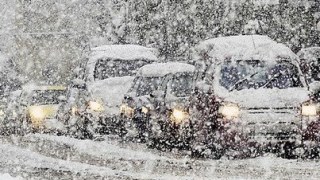 Рух ускладнений на вулицях Львова через сильний снігопад (+фото)