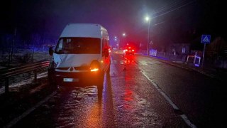 На трасі Львів-Шегині водій Renault Master насмерть збив пішохода