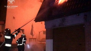 У Львові згорів гараж з мансардою