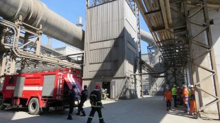 ПАТ «Подільський цемент» та рятувальники відпрацювали спільні дії з умовного пожежогасіння