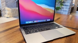 Apple презентує MacBook Air з великим дисплеєм