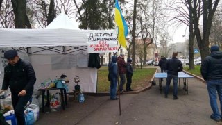 Львівську ОДА пікетують через закон про розмитнення авто (оновлено)