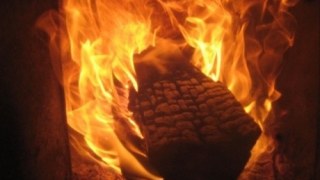 Чоловік загинув та жінка травмована під час пожежі у Дрогобичі