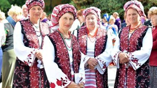 Янукович переніс святкування дня працівників культури на 9 листопада