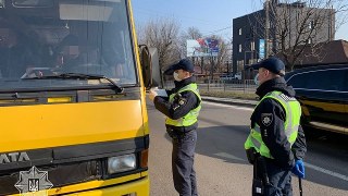 У Львові патрульні склали 5 протоколів на водіїв маршруток, які перевозили більше 10 пасажирів