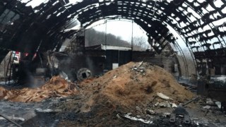 На Яворівщині згорів промисловий ангар
