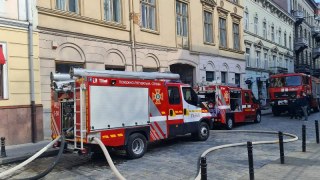 У Львові за добу згоріли дві іномарки