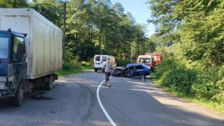 На Жовківщині у ДТП з вантажівкою постраждав водій легковика