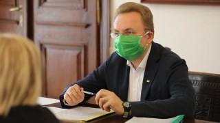 Садовий заявив, що львів'яни ходитимуть в масках і рукавицях до кінця року