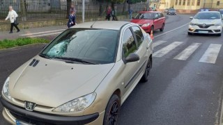 У Львові водій Peugeot збив пішохода