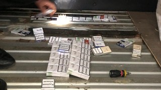 На Львівщині митники виявили понад 500 контрабандних цигарок