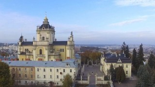Суд визнав незаконним рішення Львівської міськради щодо ділянки на площі Святого Юра