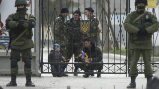 РНБО доручила Міноборони провести передислокацію військових частин у Криму, – Турчинов