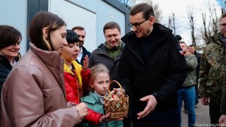 Польський прем'єр Моравецький відкрив модульне містечко у Львові