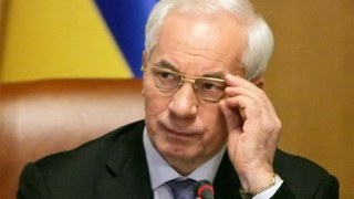 Азаров називає нічні події у Києві провокацією