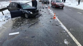 На трасі Київ-Чоп у ДТП помер водій легковика