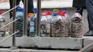 Львівські екобуси: куди здавати використані батарейки та лампи у квітні