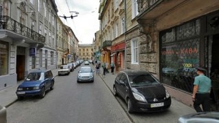 На Менцинського у Львові з'явилась барикада зі Жигулі