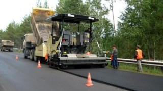 Служба автомобільних доріг ініціює ремонт доріг місцевого значення у смт. Красне