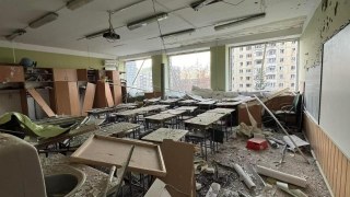 У пошкодженому від ракетного обстрілу львівському ліцеї учні тимчасово вчитимуться у дві зміни