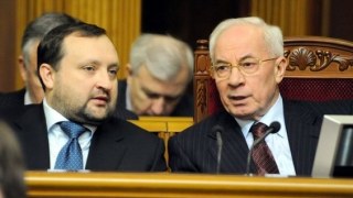 Азаров представив в. о. прем'єр-міністра Арбузова і пішов геть