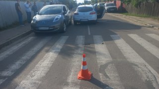 На Львівщині авто Renault Megane збило школярку