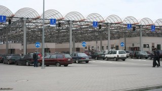 На кордоні з Польщею затримали два авто з підробленими документами