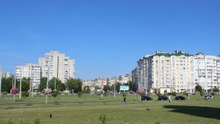 У Львові витратять майже два мільйони гривень на посипання вулиць Сихова піскосумішшю