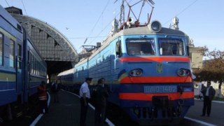 Пасажирський поїзд Москва - Львів насмерть збив працівника залізниці