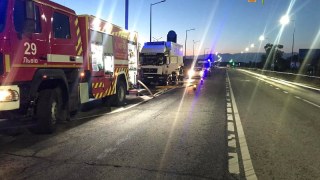 На Львівщині зіткнулися дві вантажівки: є травмований